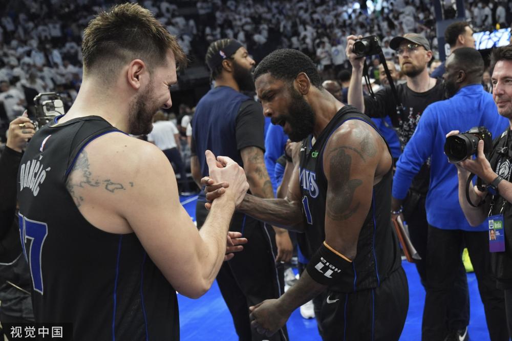 尽管在中场 尽管在中场